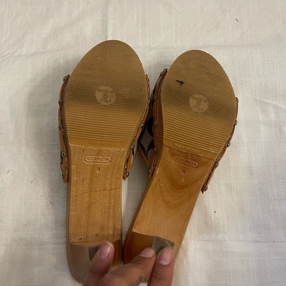 Wooden coach heels - Picture 5 of 5